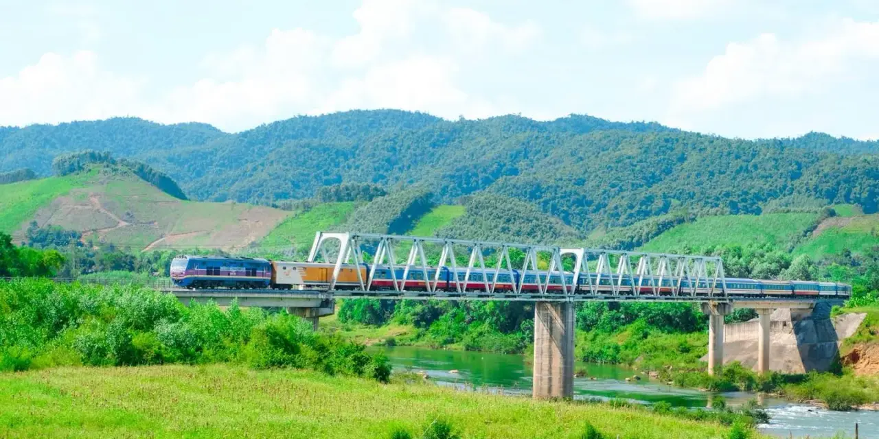 Khám Phá 5 Hành Trình Tàu Hỏa Đẹp Nhất Miền Trung Việt Nam