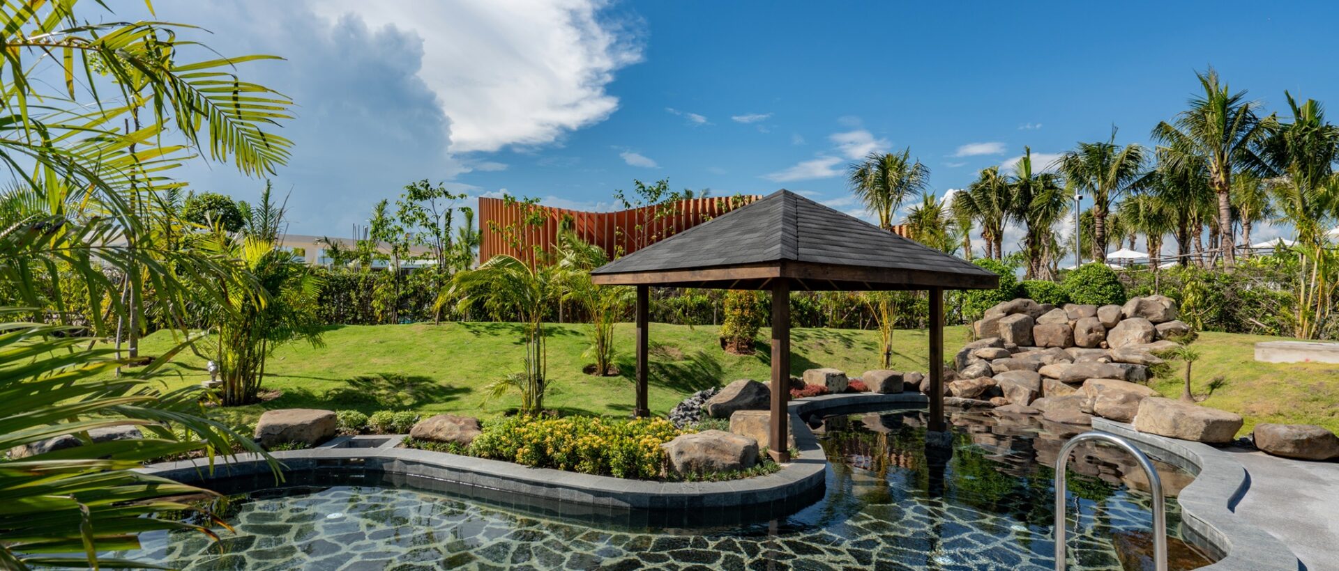 Khám Phá 6 Trải Nghiệm Thư Giãn Độc Đáo Tại Minera Hot Springs Bình Châu