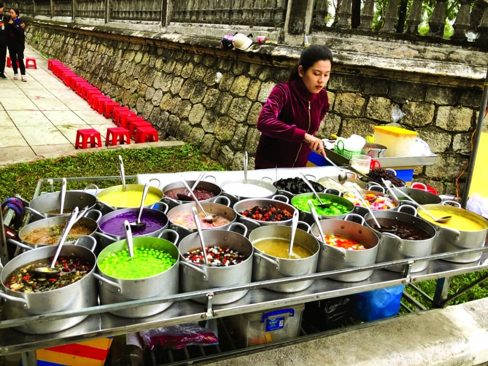 Khám Phá Ẩm Thực Chè Huế: 10 Quán Chè Nổi Tiếng Đậm Đà Hương Vị Cố Đô