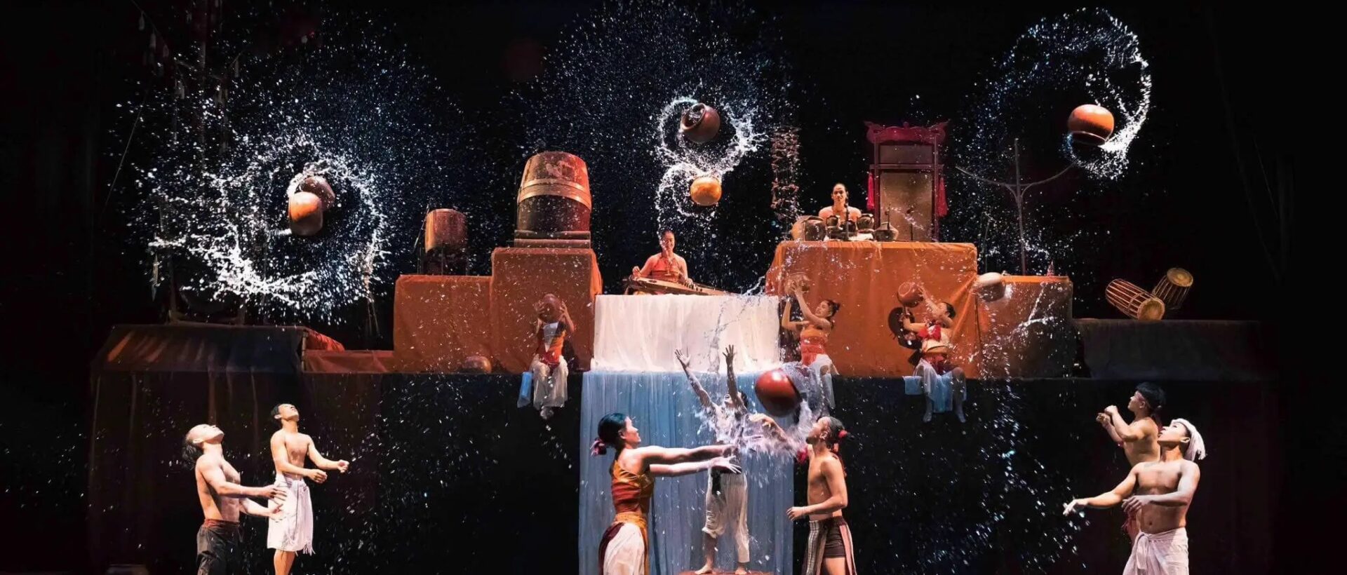 Khám Phá Chum Show – Trải Nghiệm Nghệ Thuật Đậm Đà Văn Hóa Tại Nha Trang