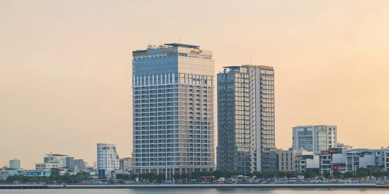 Khám Phá Đà Nẵng Qua Những Trải Nghiệm Lưu Trú Đẳng Cấp Bên Sông Hàn