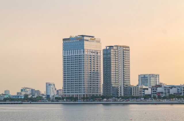 Khám Phá Đà Nẵng Qua Những Trải Nghiệm Lưu Trú Đẳng Cấp Bên Sông Hàn