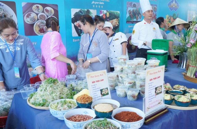 Khám Phá Lễ Hội Ẩm Thực Chay Huế Bên Dòng Sông Hương