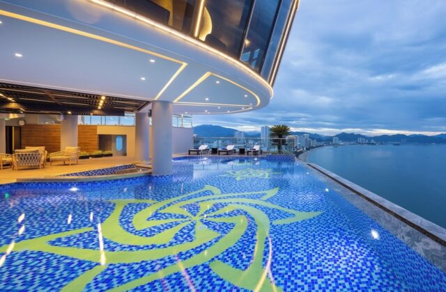 Khám Phá Những Khách Sạn Nha Trang Nổi Bật Với Tiện Ích Đưa Đón Từ TP.HCM