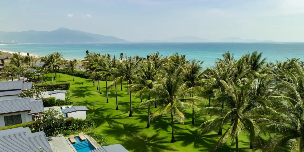 Khám Phá Những Trải Nghiệm Hè Đầy Màu Sắc Tại Cam Ranh