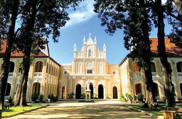 Tiểu chủng viện Làng Sông – Kiến trúc Gothic độc đáo giữa đồng quê Gia Lai